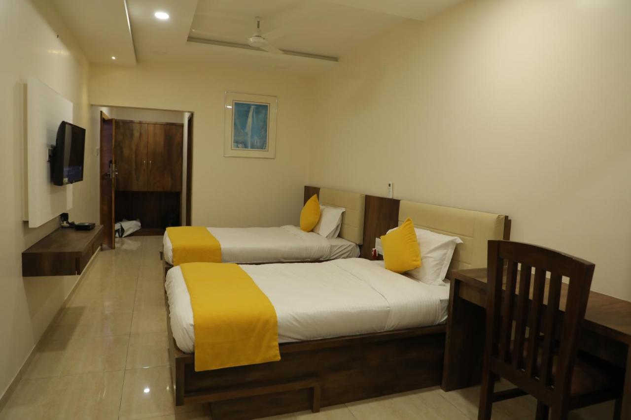 Hotel Balaji Palace 포르반다르 외부 사진